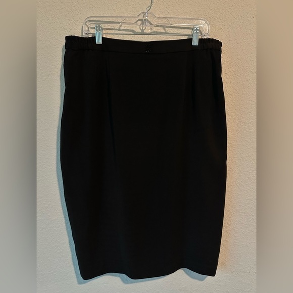 LOUISE RICCI Dresses & Skirts - LOUISE RICCI Elegant Black Women's Skirt Size 20